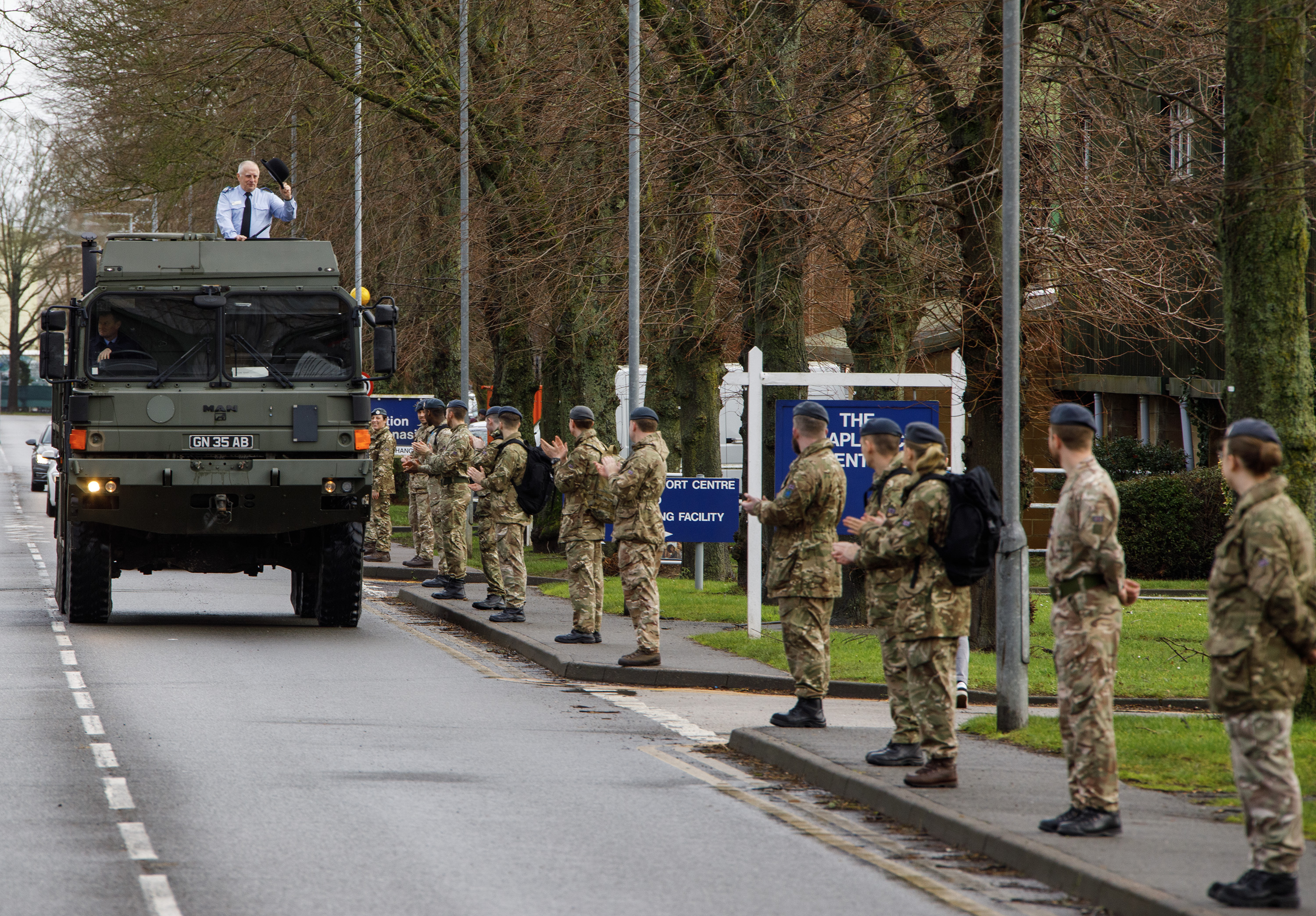 Photo: A fond farewell to Warrant Officer Andy Machell